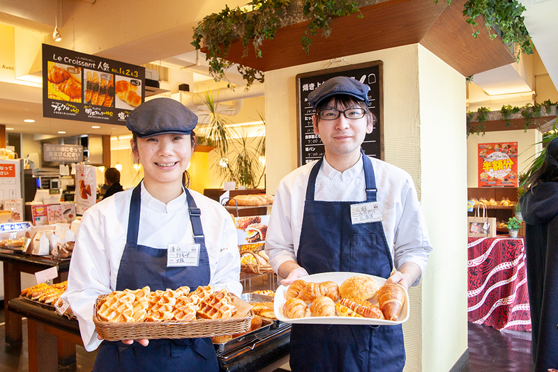 パンは「焼き立て、アツアツ」に、サービスは「一顧客、一笑顔・会話」にこだわる